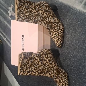 JustFab Seneca leopard stretch ankle booties 9.5